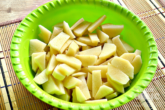Картофель на сковороде с салом